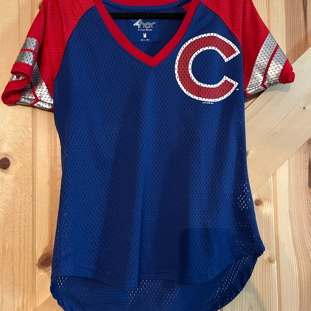 Gently worn Chicago Cubs jersey shirt- size medium.